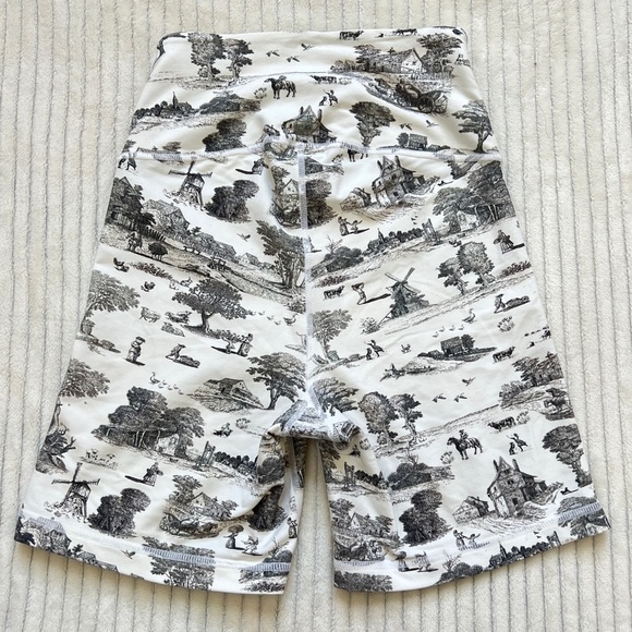 WEWOREWHAT // Toile Biker Shorts, White & Black, size S, EUC - Picture 2 of 15
